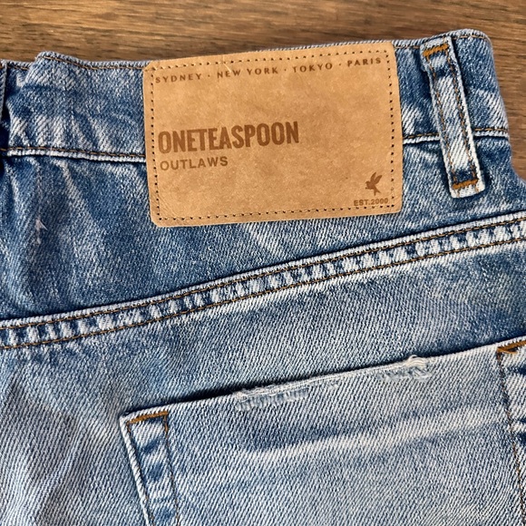One Teaspoon Worn Out Hendrixe Outlaws Mid Length Denim Shorts-Size 26 - Picture 9 of 13